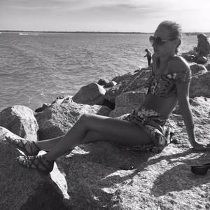 Meet your Posher, Meagan